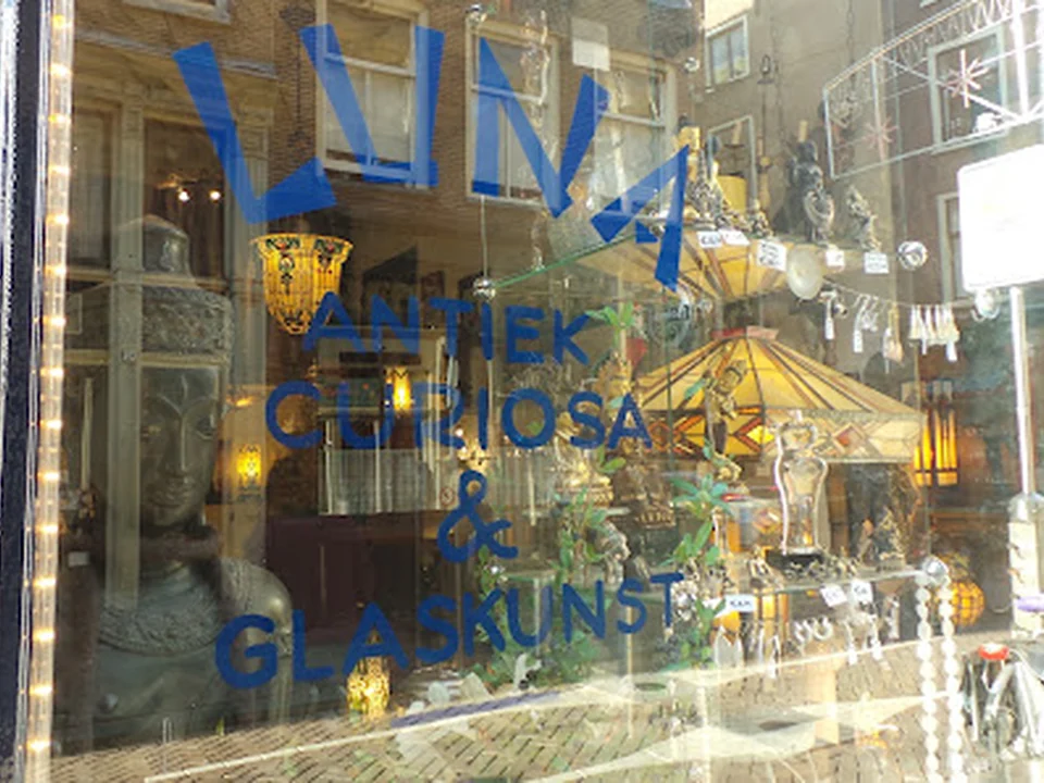 Luna Antiek Curiosa & Glaskunst