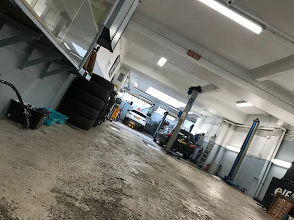 Van Ostade Garage