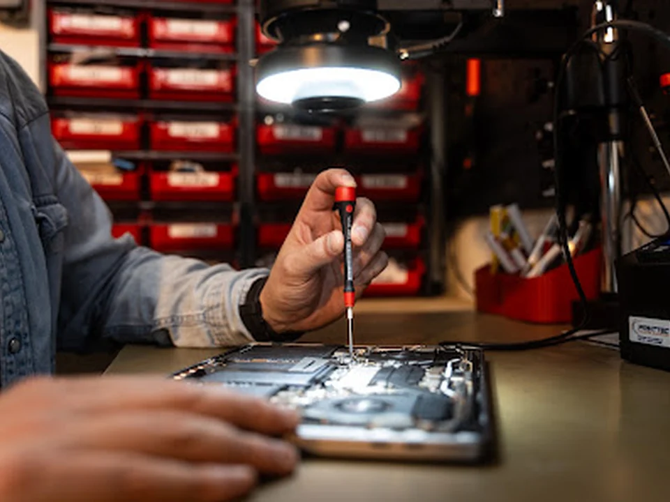 Amstelveen Repair, Amsterdam