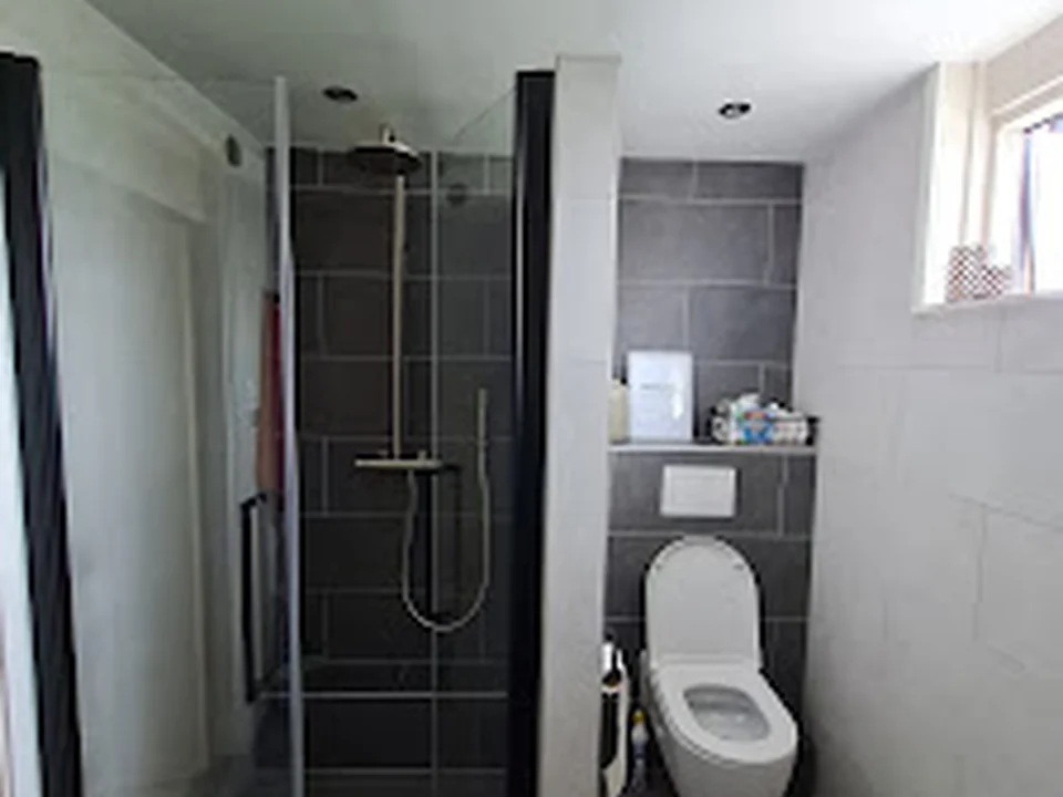 natbouw badkamers, Amsterdam