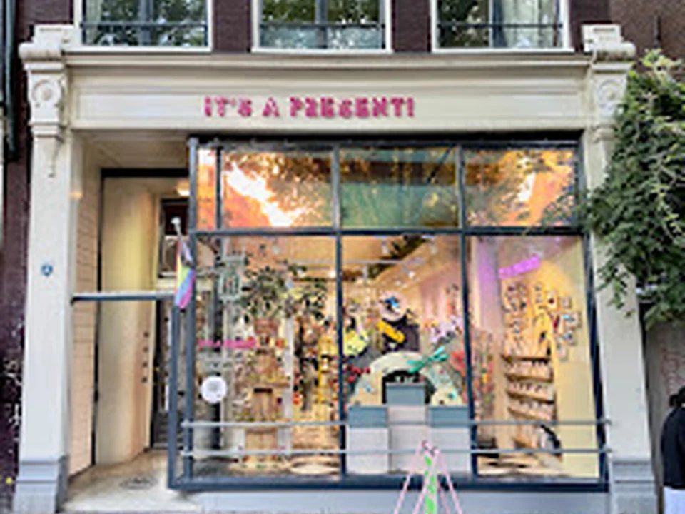 IT’S A PRESENT!, Amsterdam