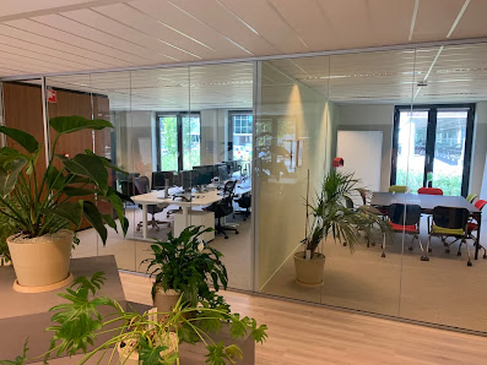 Onguard, Amsterdam