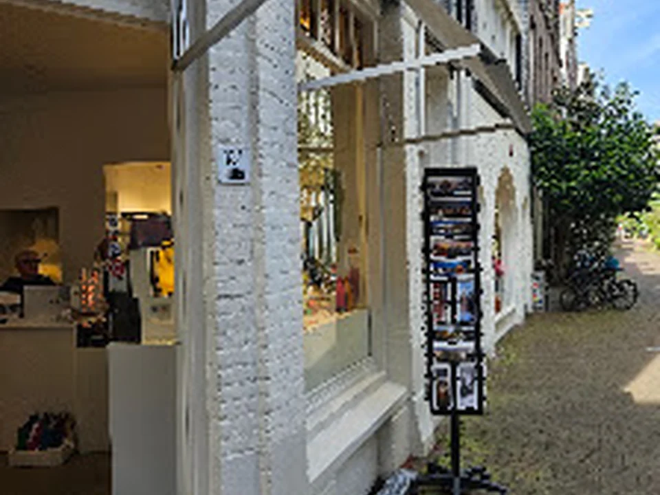 DSIGN.Amsterdam Staalstraat - Flagship Store
