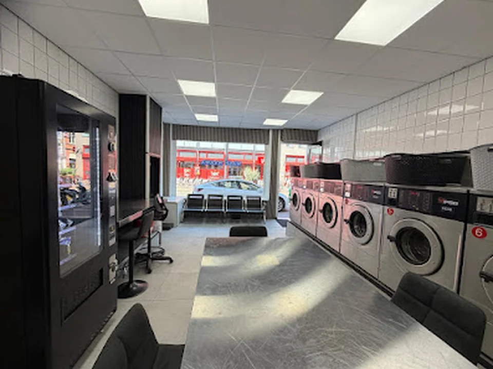 Wash Marwa _ Wasserette & Laundromat & Laundry amsterdam