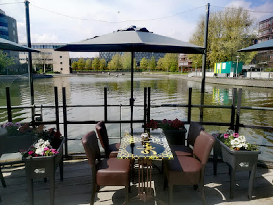 Sham Oost, Amsterdam