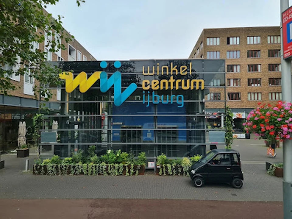 Winkelcentrum Ĳburg, Amsterdam