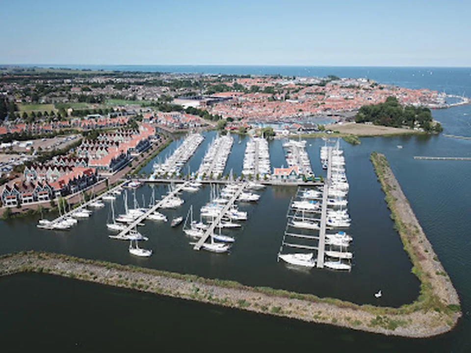 Marina Volendam, Amsterdam