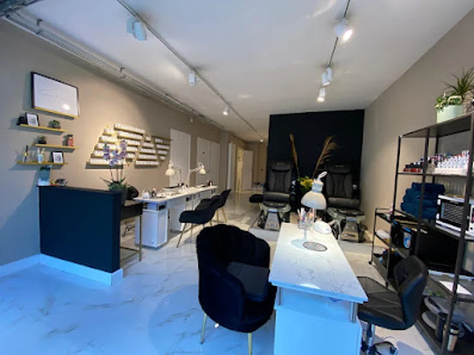 Juni Nails, Amsterdam