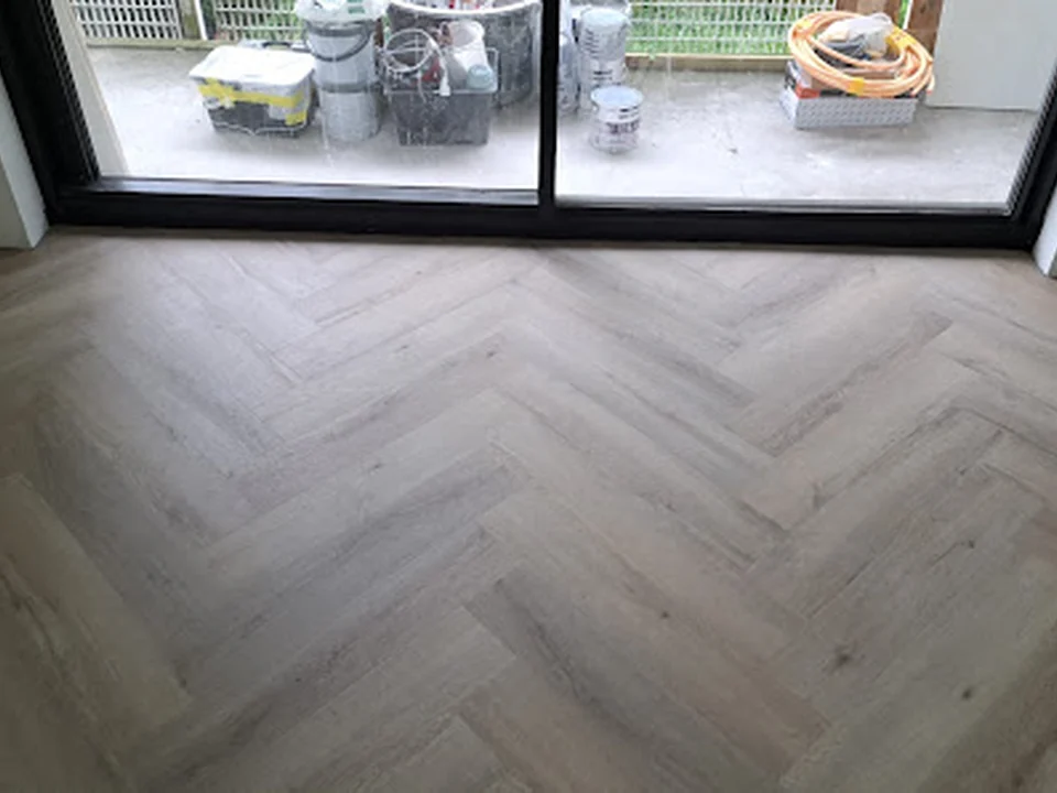 Efe vloeren, Amsterdam