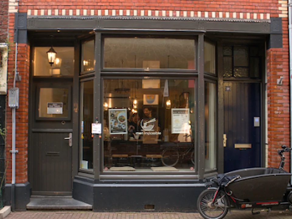 Men Impossible, Amsterdam