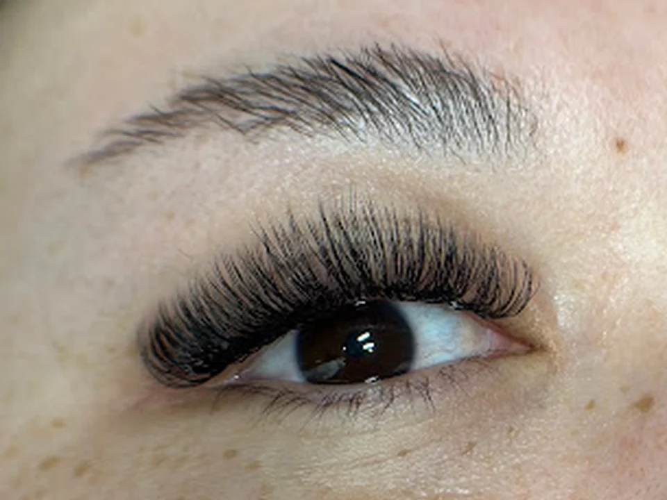 Mehr Lashes, Amsterdam