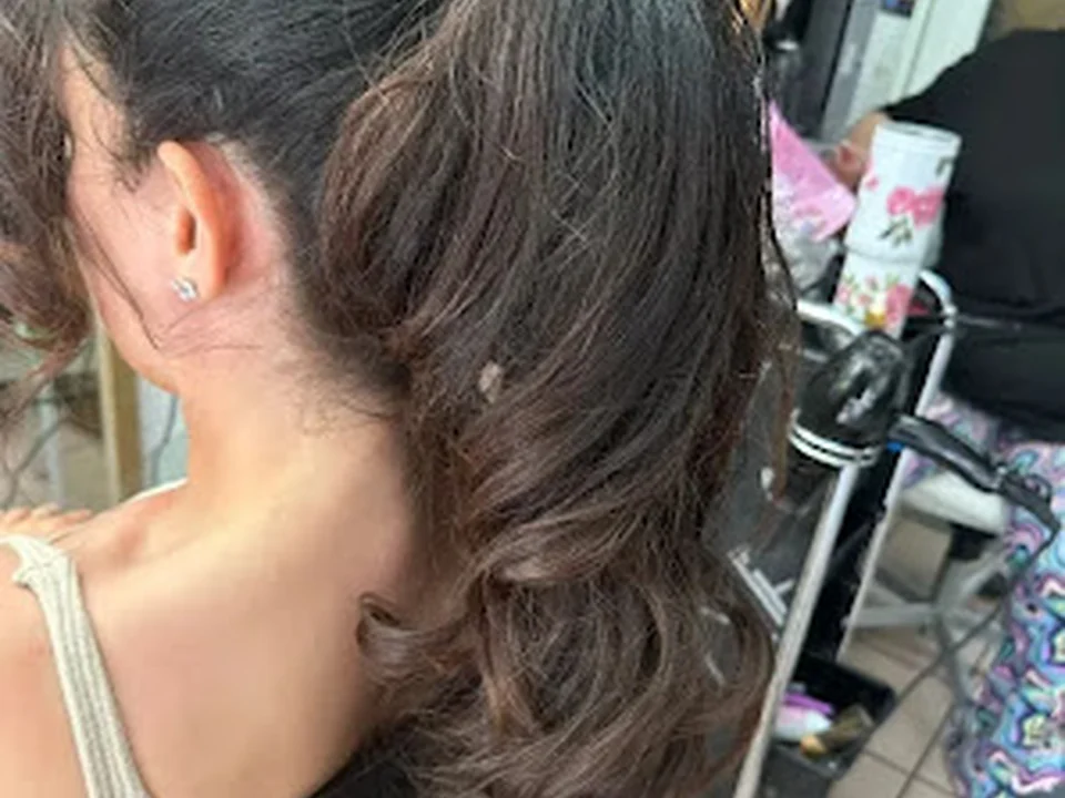 Carmen's Hairstyle & Beauty &Nails, Amsterdam