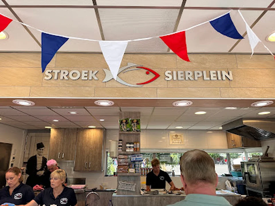 VOLENDAMMER VISHANDEL STROEK SIERPLEIN, Amsterdam