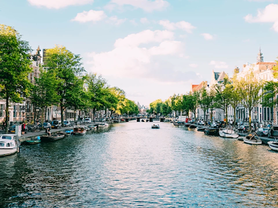 DirectResearch B.V., Amsterdam