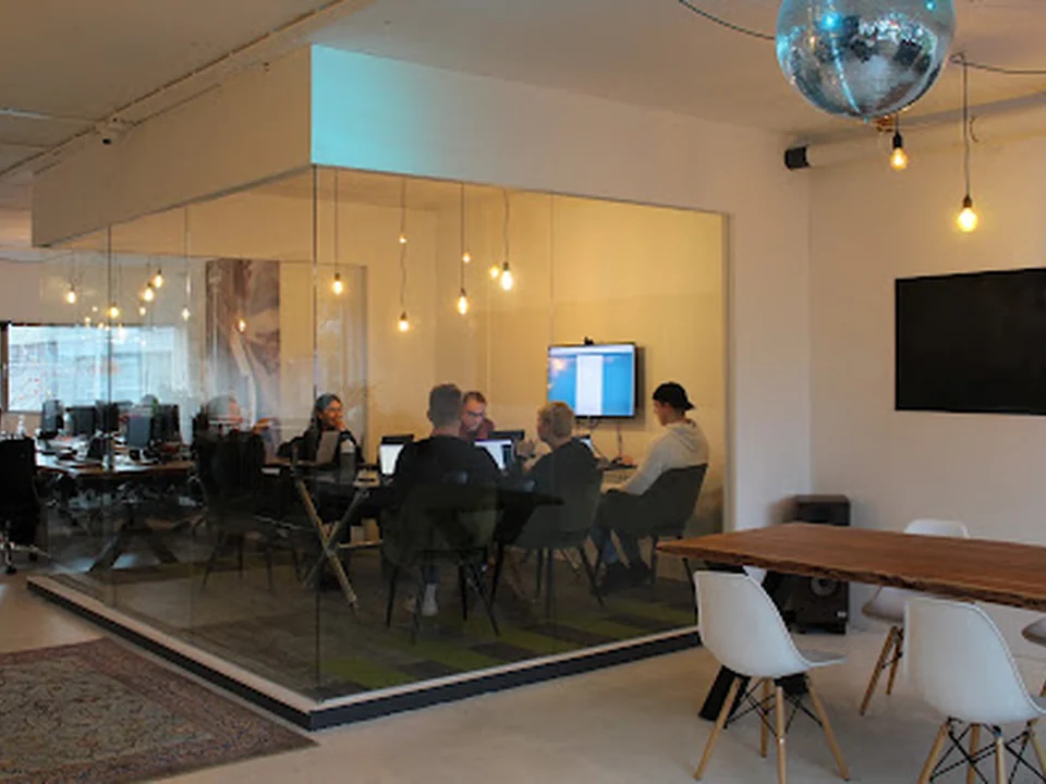 Reputatiefabriek, Amsterdam