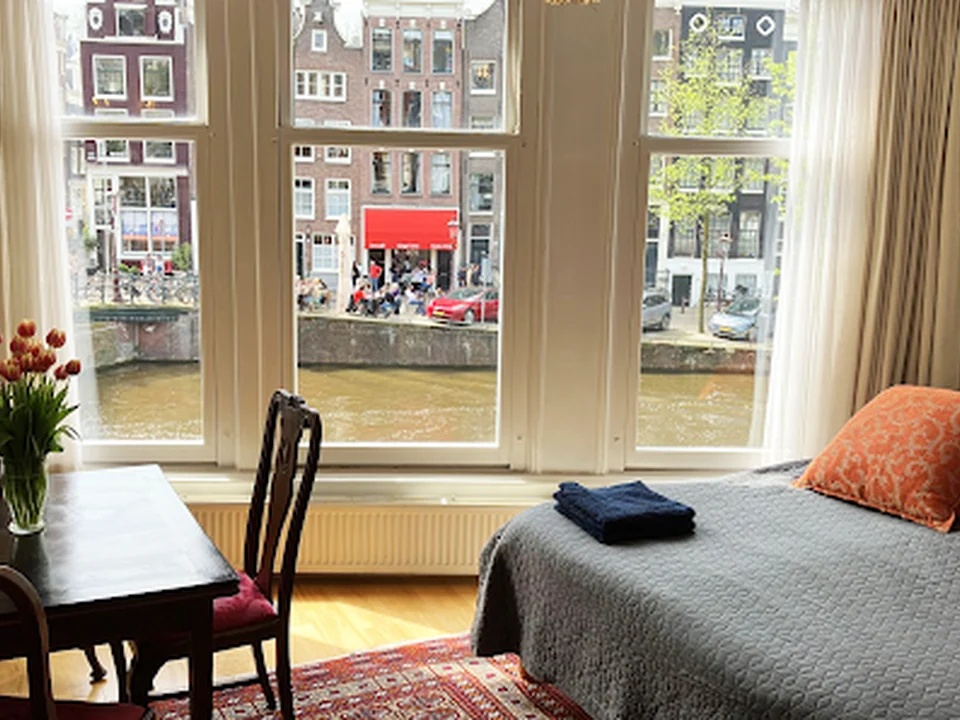Amsterdam Bed and Breakfast Canal View