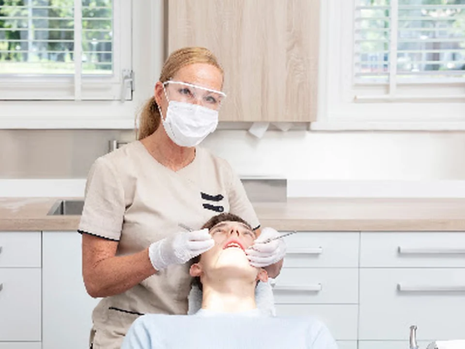 Jolanda Mondhygieniste, Amsterdam