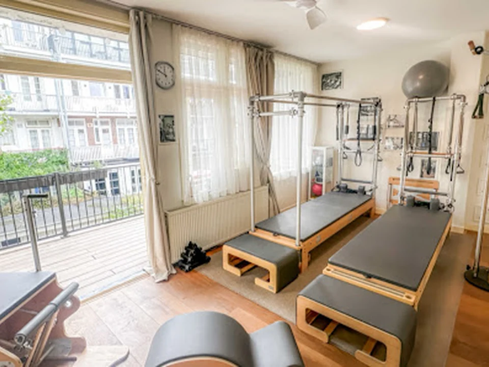Change with Pilates Studio | BASI Pilates Trainer, PSSE Schroth for Scoliosis, Pre & Post-natal, Pelvic Floor, Amsterdam